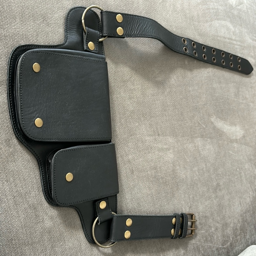 Warrior creek black leather festival bag